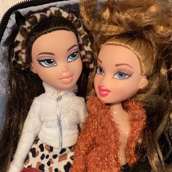 Bratz Dolls & Case & Clothes Lot Of 5 Doll Vintage Collectibles Collection Set - Picture 5 of 16